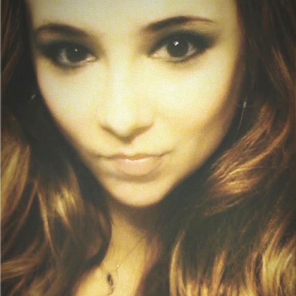 Meet your Posher, Stephanie - Picture 1 of 1